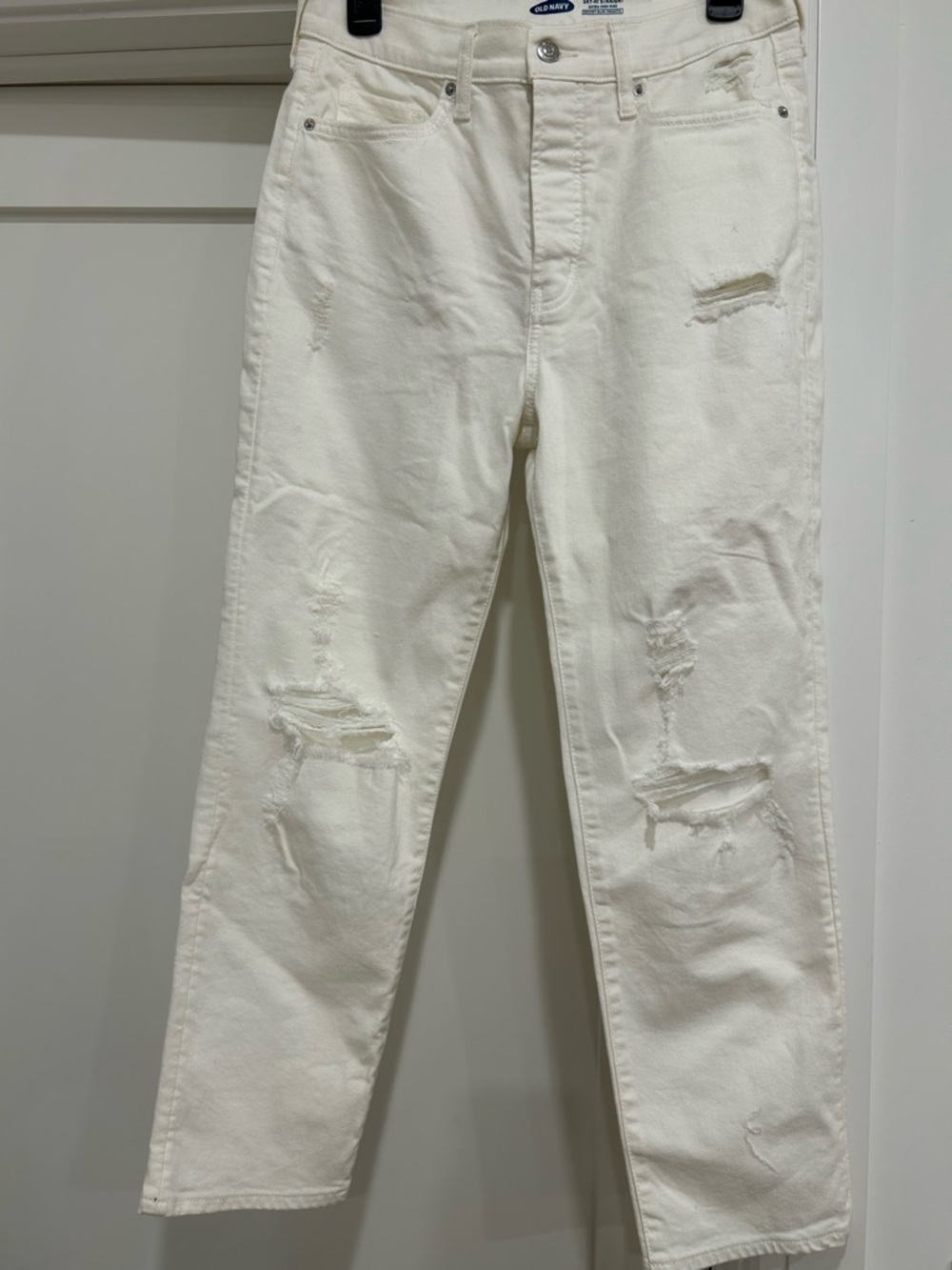 Old Navy Women White Slim Straight Distressed Jeans